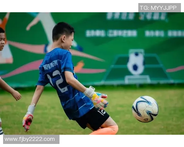 足球明星的小女儿如何在绿茵场上绽放光彩与梦想